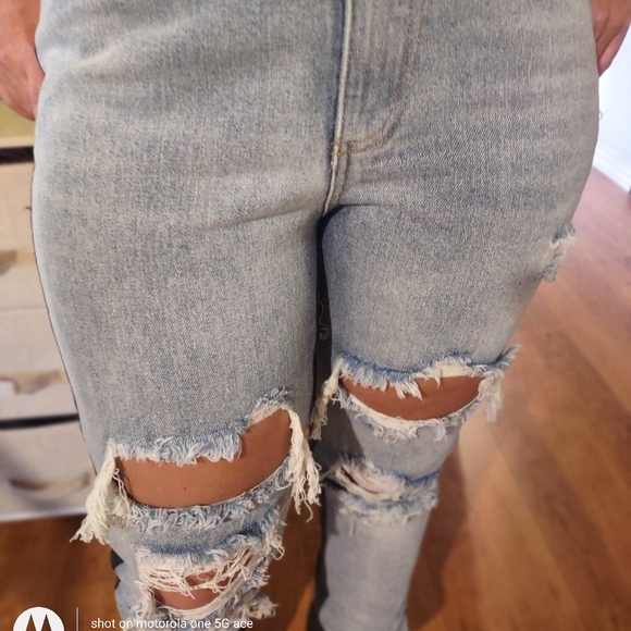 Host Pick Women's Miz 2 Faced Distressed High-rise 2 toned Jeans - Picture 11 of 16